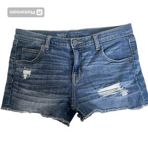 Mossimo Boyfriend Denim Shorts in Size 8/29